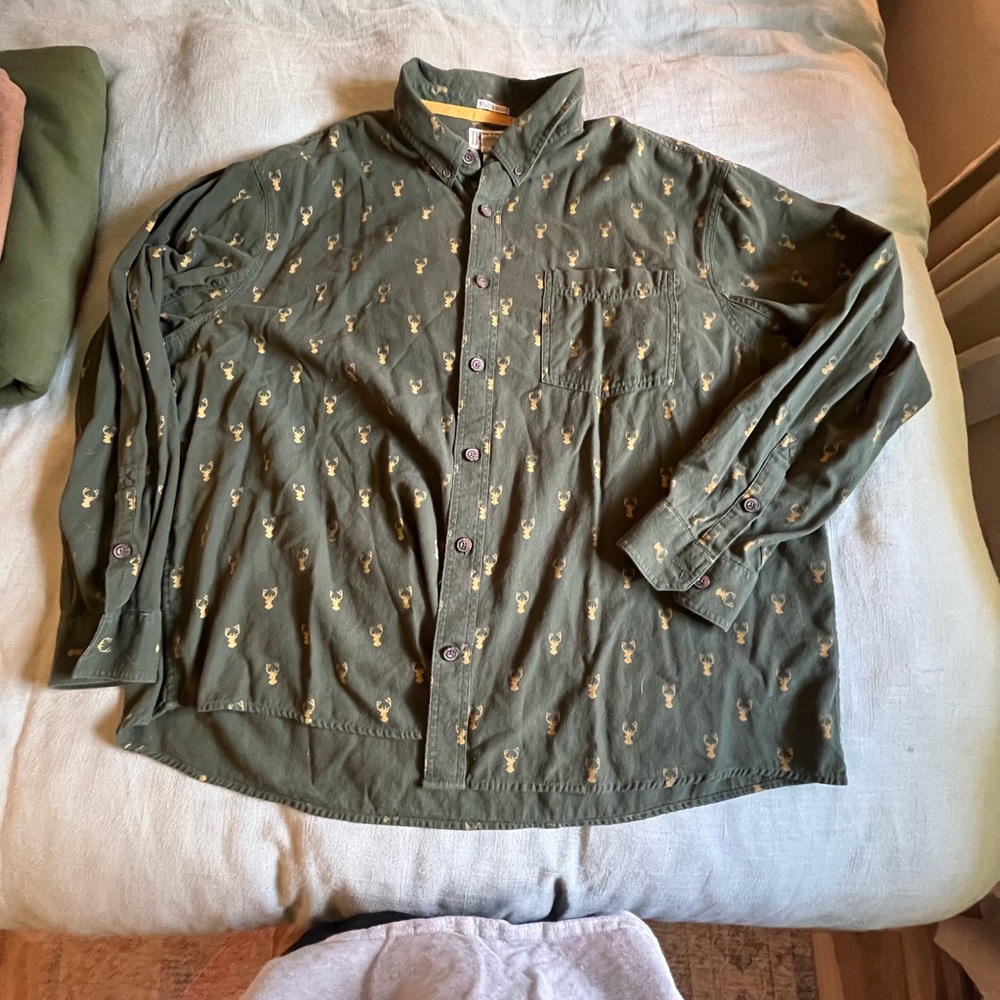 Duluth Trading Co Green Shirt with Yellow Deer Pattern Flannel